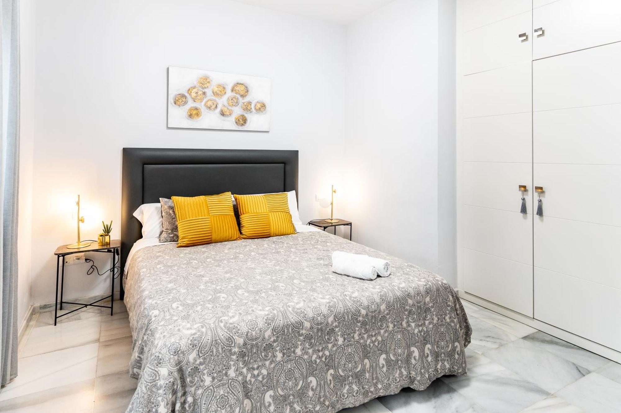 Apartamento Triana Deluxe Con Patio Privado Севілья Екстер'єр фото